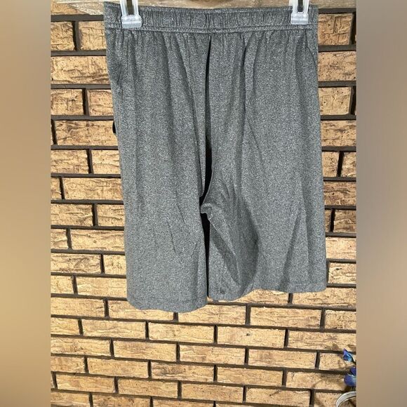 The north‎ face grey sweat shorts - Picture 2 of 6